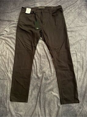 Rodd & Gunn Men's Chinos in Dark Brown